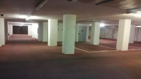 Garaje en Carrer d'Arnau de Mercader