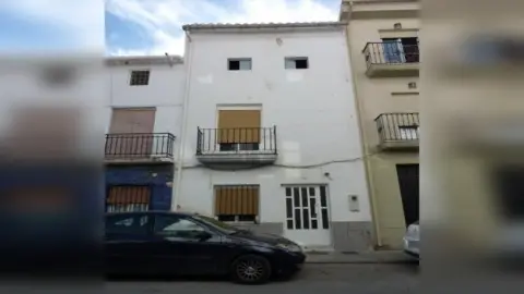 Casa adossada a calle de Morote