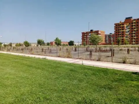 Terreno en calle de María Moliner