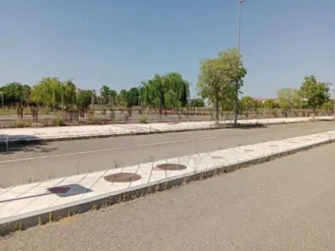 Terreno en calle de María Moliner