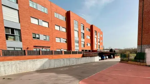 Garaje en calle de la Flor de Loto, 3