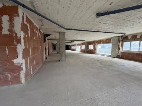 Local comercial en Avenida Guarda