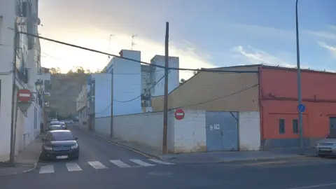 Terreno en calle Zalamea la Real