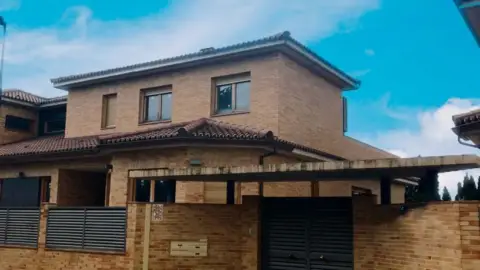 Casa adosada en Avenida Suarez Gadolfo (Vno), nº 16