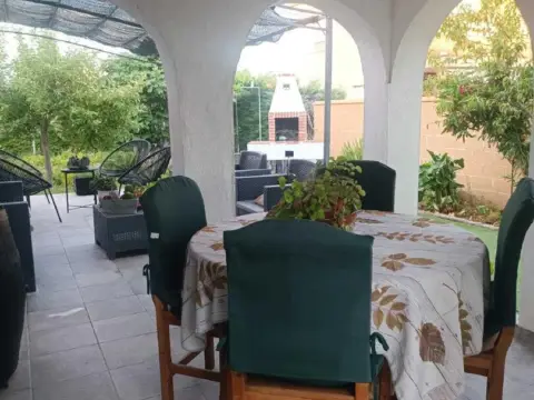 Chalet en Villamayor