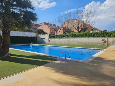 Casa pareada en calle de Carme Riera I Guilera