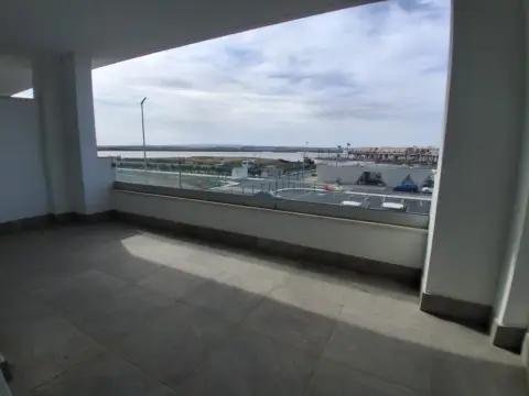 Piso en calle Gibraleón