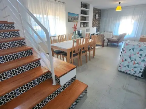 Chalet pareado en Los Milagros-La Corchera