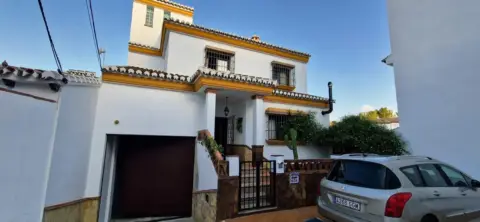 Chalet en Álora