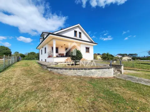 Casa en La Ronda- Valdés