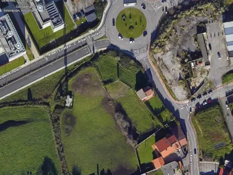 Terreno en calle Albert Einstein