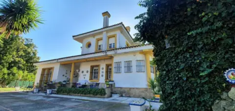 Casa en Avenida Medina Sidonia