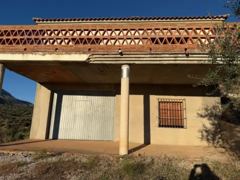 Casa rústica en calle Parcela Paraje Majiaza