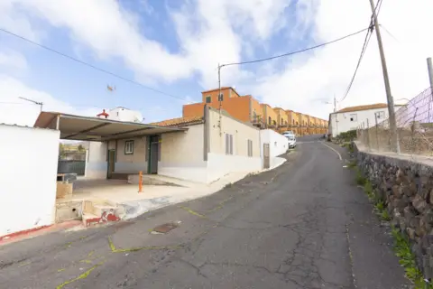 Casa en calle C. Camino-Real, 2