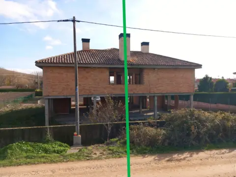 Chalet adosado en calle calle Santillan