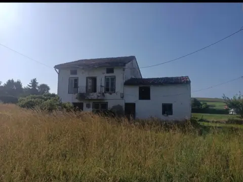Casa en calle de la calleja