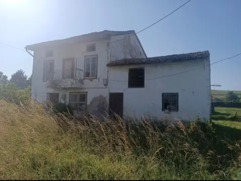 Casa en calle de la calleja