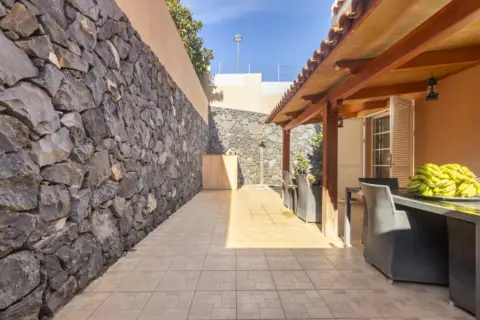 Chalet adosado en calle Ayoze