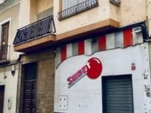 Local comercial en Avenida de Manuel Salmerón