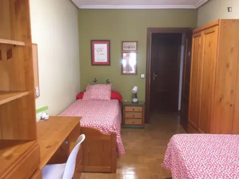 Habitación en Delicias-Prosperidad-Rollo-Puente Ladrillo