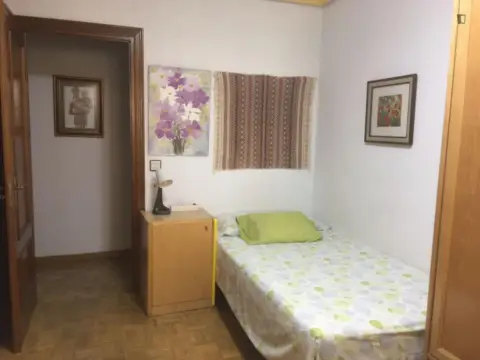 Habitación en Delicias-Prosperidad-Rollo-Puente Ladrillo