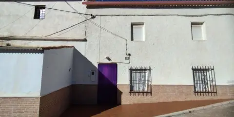 Casa rústica en calle Saliente Baico