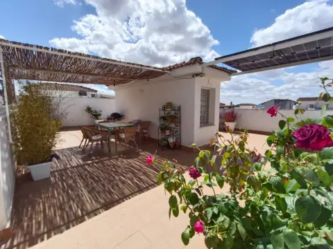 Ático en Los Milagros-La Corchera