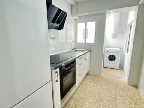 Habitación en Zona Plaça de la Concòrdia