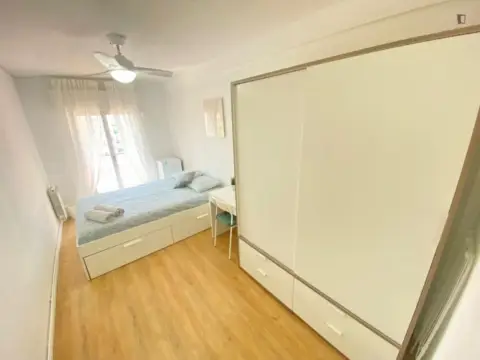 Habitación en Palomeras Bajas