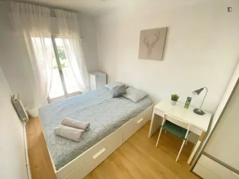 Habitación en Palomeras Bajas
