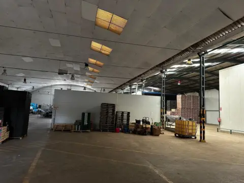 Nave industrial en Vereda de las Palmeras
