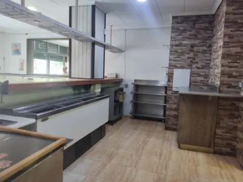 Local comercial en calle de Bonaventura Carles I Aribau, nº 12
