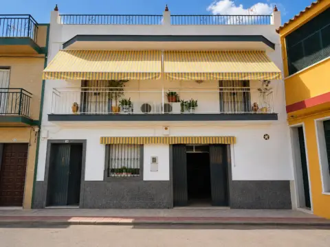 Casa en calle Plaza Alcalde Manuel Benites Rufo