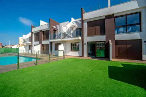 Chalet adosado en calle Valle de Ordesa