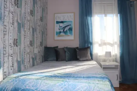 Habitación en San Isidro, Estación
