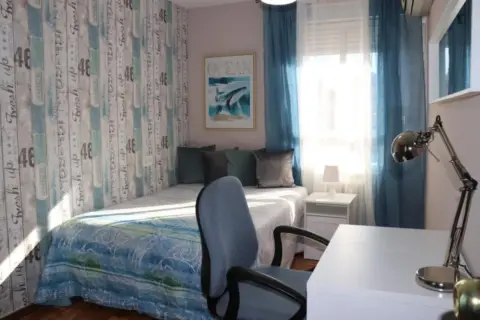 Habitación en San Isidro, Estación