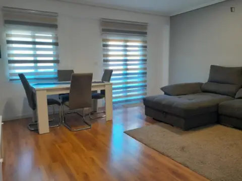 Habitación en Zona Plaça de la Concòrdia