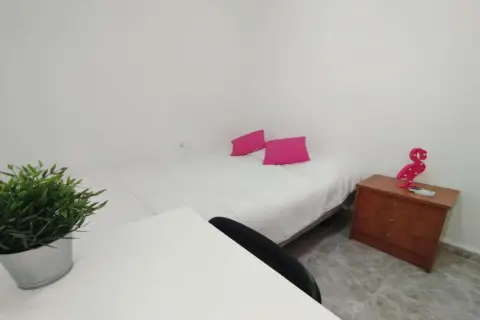 Habitación en Costanilla Carrer de L'arquitecte Gascó, Nave 9
