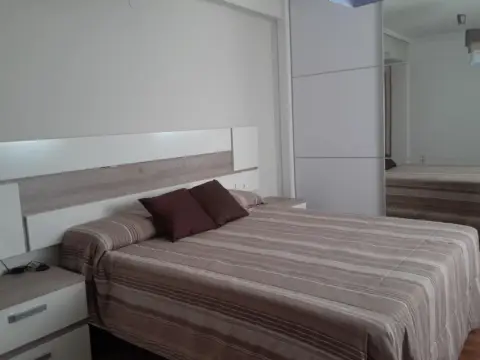 Habitación en Zona Plaça de la Concòrdia