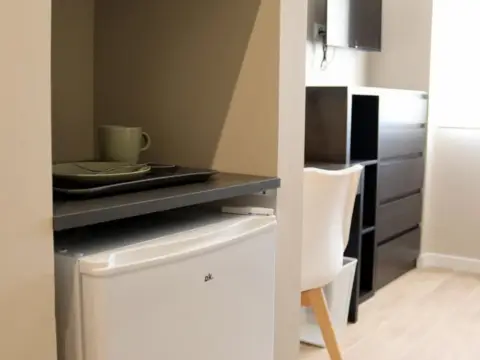 Habitación en Zona Plaça de la Concòrdia