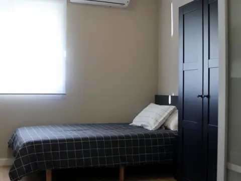 Habitación en Zona Plaça de la Concòrdia