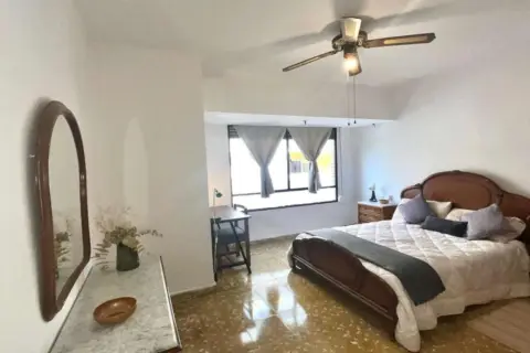 Habitación en calle de Alcudia de Crespins, 15