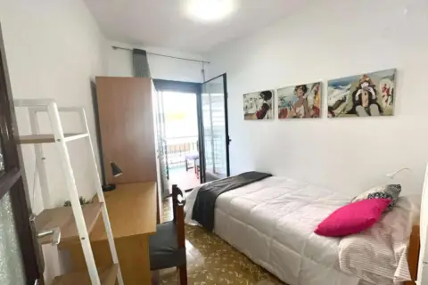 Habitación en calle de Alcudia de Crespins, 15