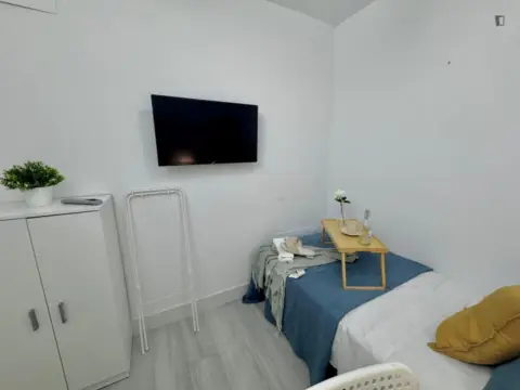 Habitación en Las Margaritas-Universidad