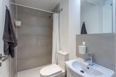 Habitación en Zona Plaça de la Concòrdia