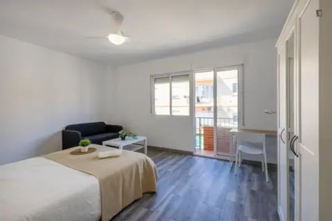 Habitación en Zona Plaça País Valencià-Plaça Major