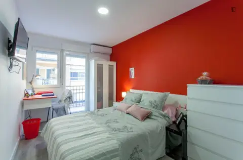 Habitación en Zona Plaça de la Concòrdia
