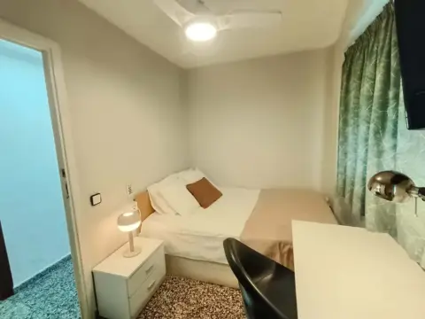Habitación en Carrer de l'Explorador Andrés, 55