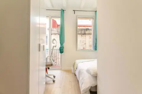 Habitación en Carrer del Poeta Cabanyes