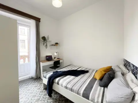 Habitación en calle de San Bernardo, 73